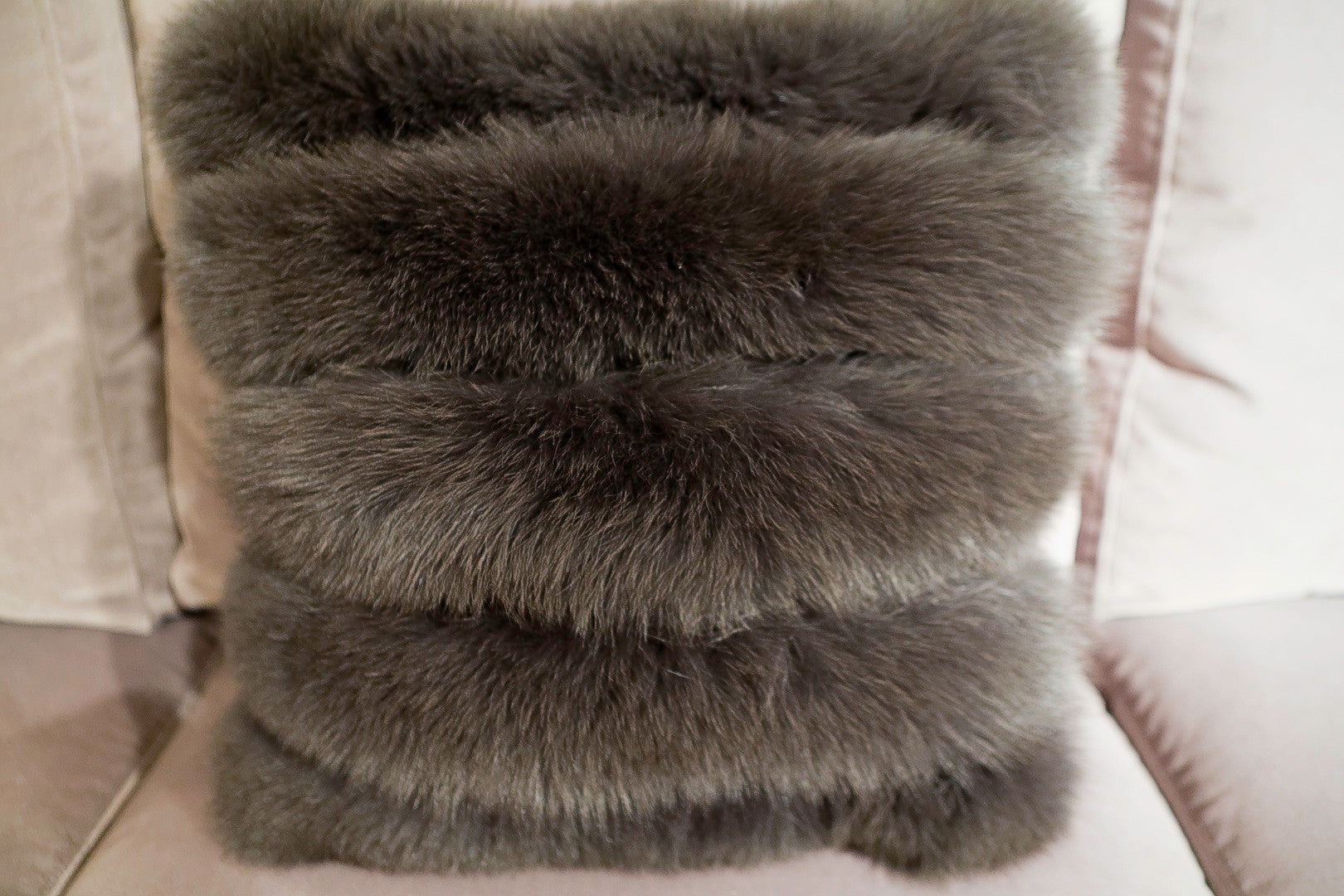 Fox fur 2025 pillows